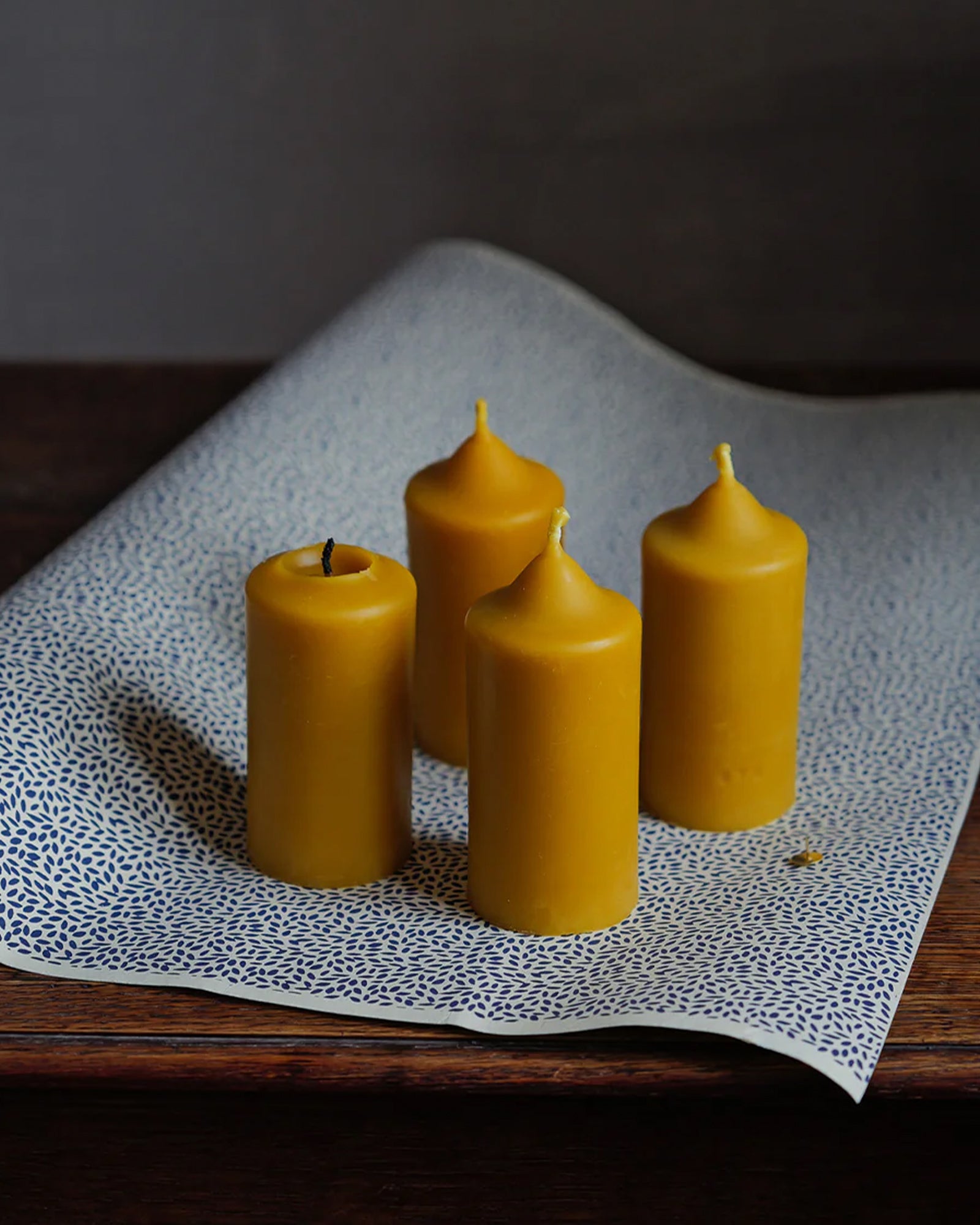 Small Beeswax Candle | kleine pilaar kaars van bijenwas
