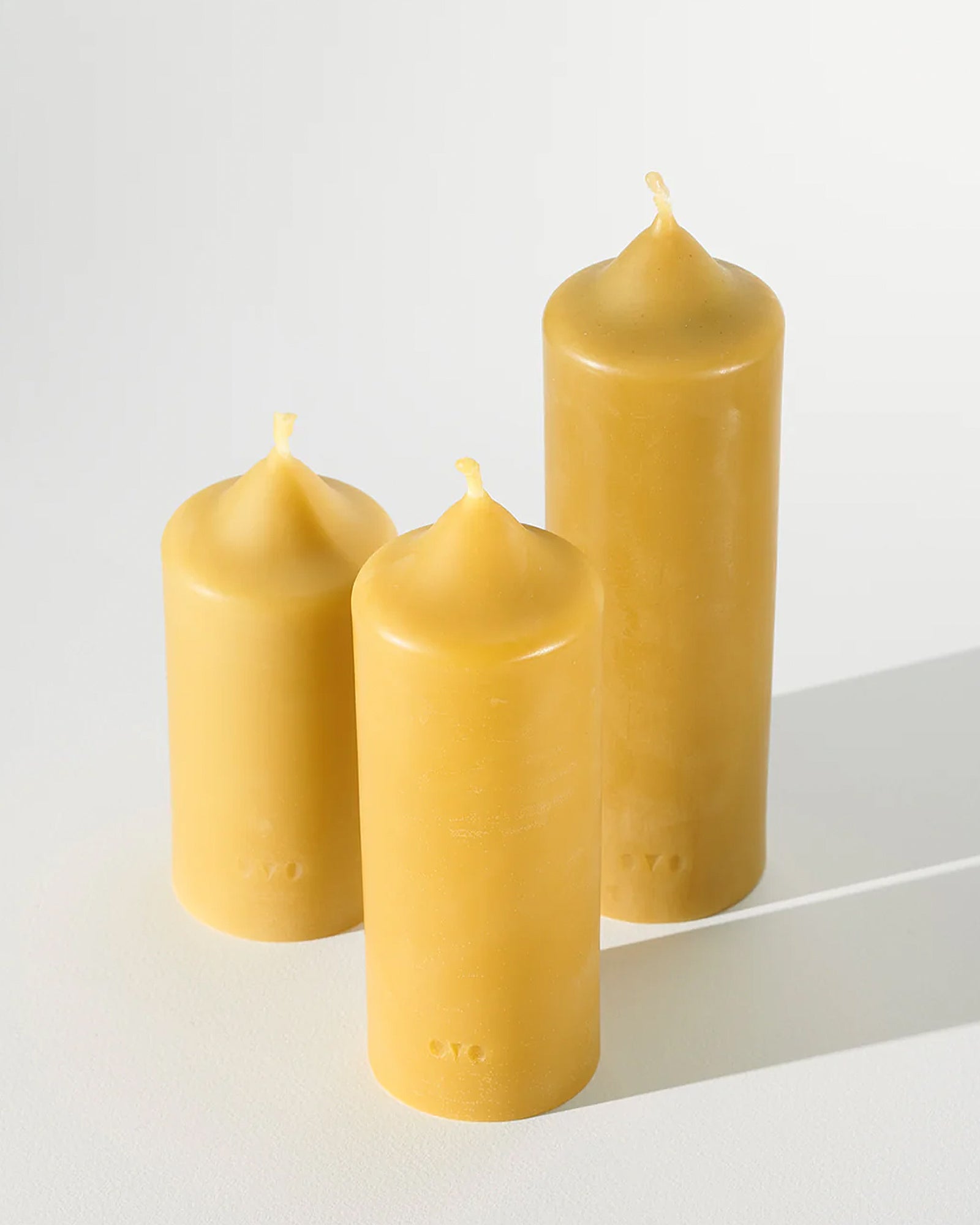 Medium Beeswax Candle | medium pilaar kaars van bijenwas
