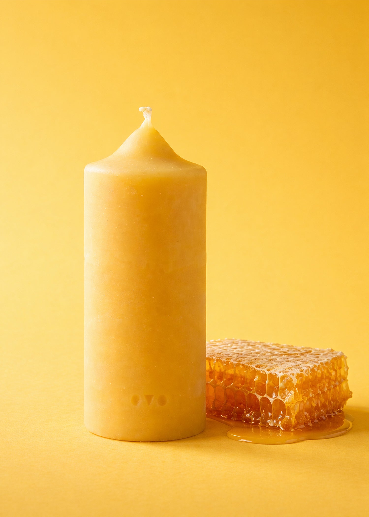 Medium Beeswax Candle | medium pilaar kaars van bijenwas