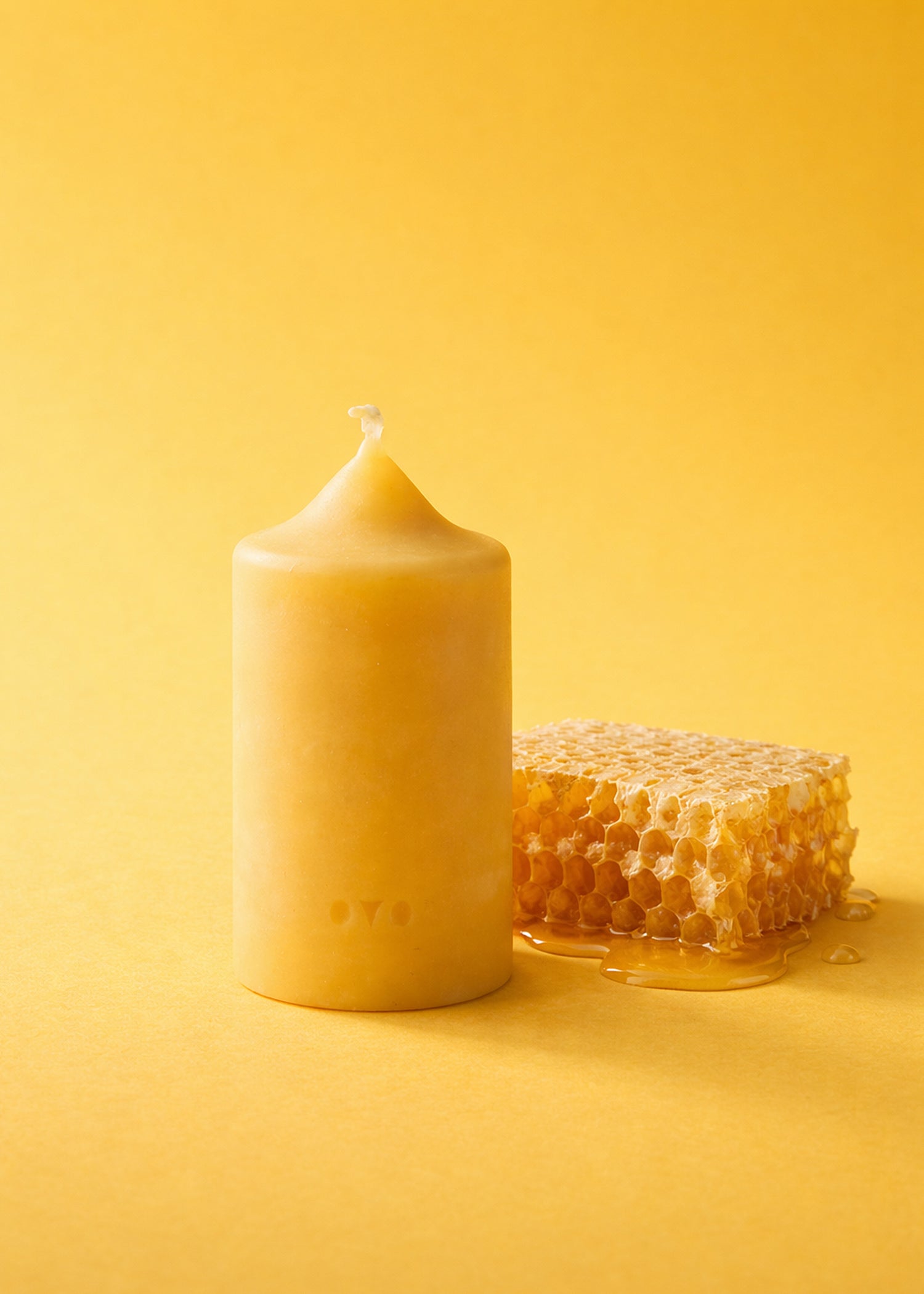 Small Beeswax Candle | kleine pilaar kaars van bijenwas